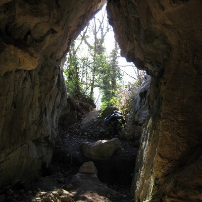 La ‘grotta dei pagani’ nei pressi di Cavazzo carnico.